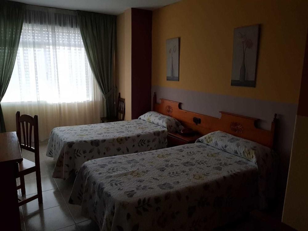 Hotel Os Pazos Familiar Cambados Extérieur photo